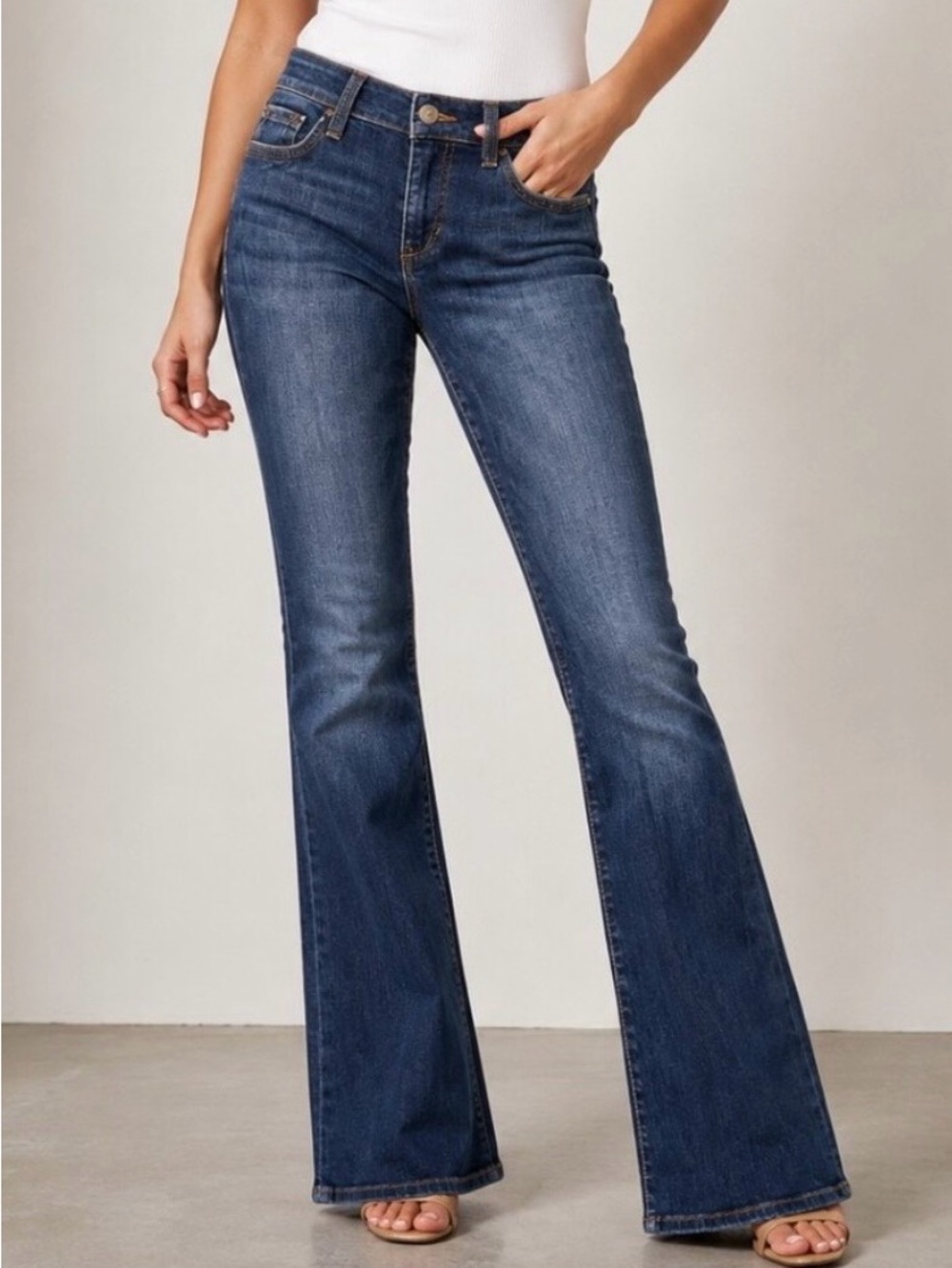Joe's Jeans Curvy Bootcut Jeans in Quinn
